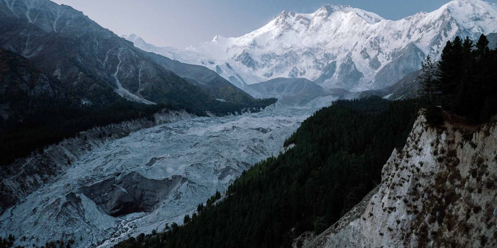 Lodowiec Raikot i masyw Nanga Parbat